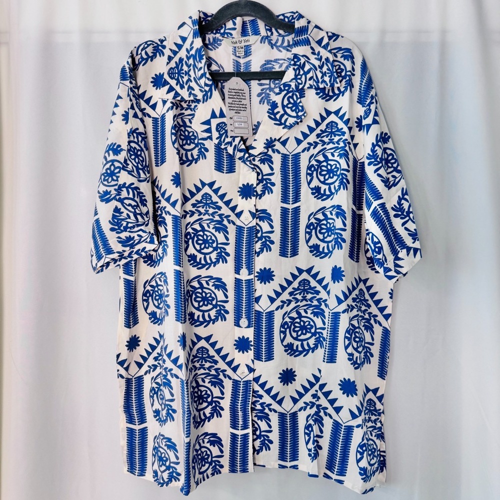 Yak & Yeti NWT Blue White Mediterranean Print Resort Shirt Sz S/M Boho Coasta